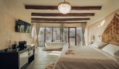 Habitación superior, vistas a la montaña