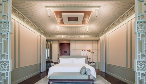 Romance Room, Lake View