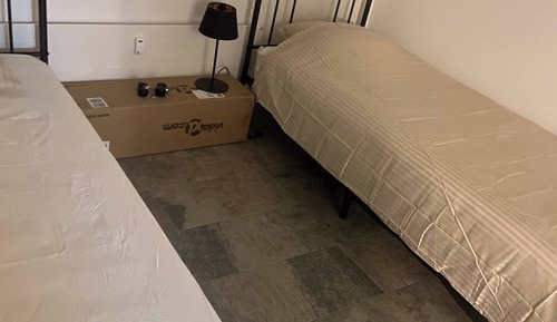 Apartamento, 2 habitaciones, balcón, vistas al jardín