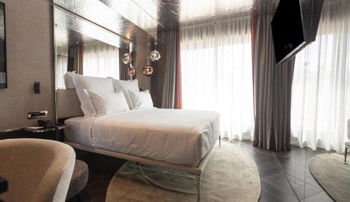 Suite, 1 cama de matrimonio grande, balcón