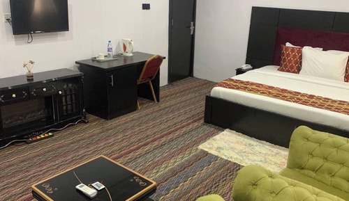 Habitación económica, balcón, vistas a la ciudad