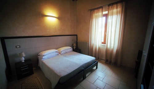 Habitación básica, vistas al jardín