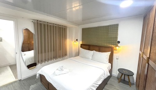 Habitación Deluxe, 1 cama de matrimonio, no fumadores, vistas a la ciudad (401)