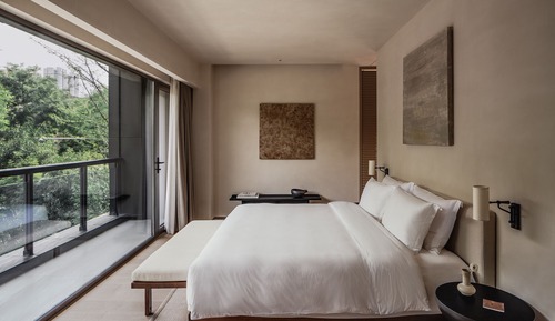 Suite de lujo, 1 cama de matrimonio grande, baño privado, vistas a la ciudad