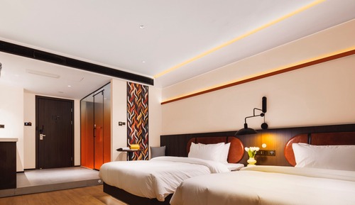 Habitación básica con 2 camas individuales