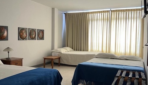 Habitación triple familiar, vistas a la montaña