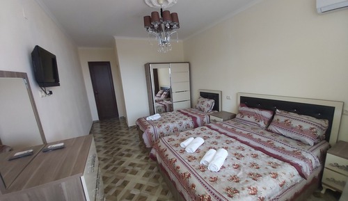 Habitación triple, balcón, vistas al mar