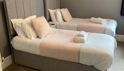 Habitación superior con 2 camas individuales