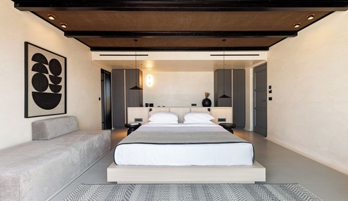 Suite with Hot Tub