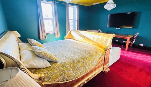 Estudio, 1 cama de matrimonio grande, cocina, vistas al puerto
