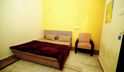 Habitación estándar con 1 cama doble o 2 individuales