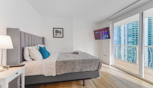 Apartamento, 3 habitaciones, balcón, vistas al mar