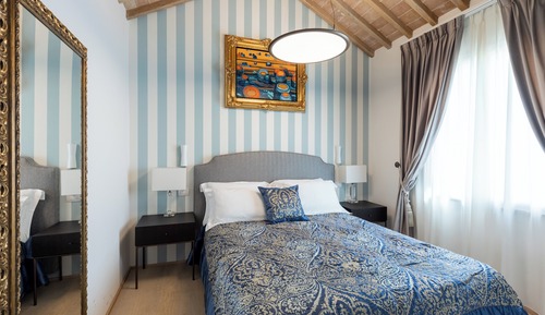 Habitación clásica, 1 cama de matrimonio grande, baño privado, vistas a la colina
