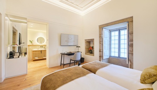 Habitación clásica con 1 cama doble o 2 individuales, vistas al patio