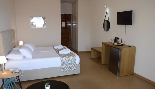 Habitación con 2 camas individuales, balcón, vistas al mar