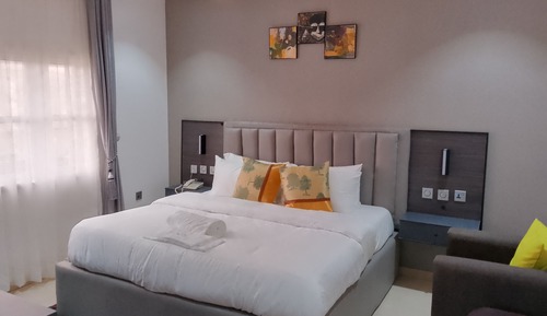 Habitación individual ejecutiva, baño privado, vistas al río