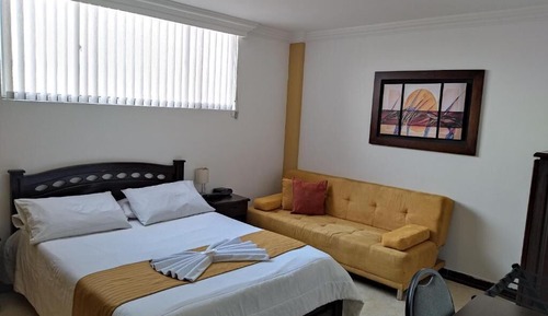 Habitación con 1 cama doble o 2 individuales, patio