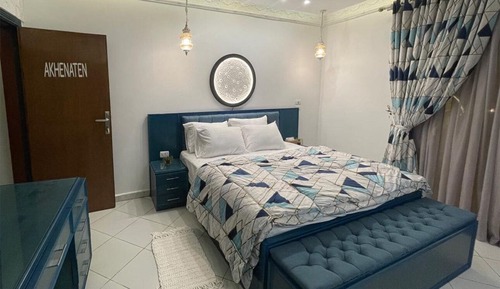 Habitación estándar doble, 1 cama de matrimonio grande, cocina básica, vistas a la ciudad