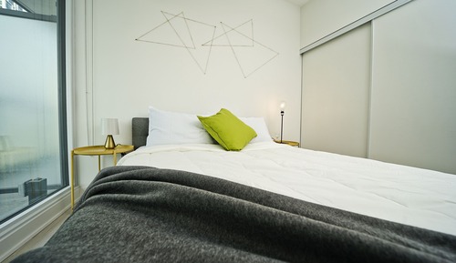Apartamento clásico, balcón, vistas a la ciudad