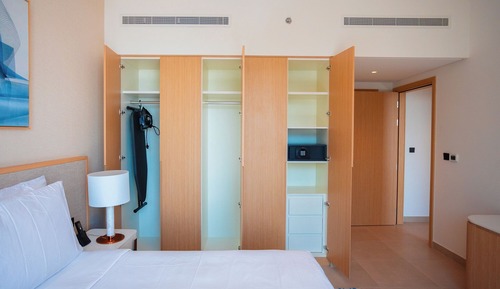 Apartamento, 2 habitaciones, vistas parciales al mar
