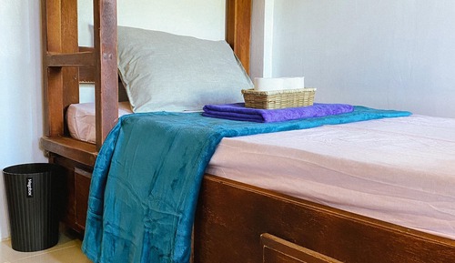 Dormitorio compartido Confort, balcón, vistas al jardín