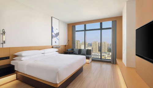 Habitación, 1 cama de matrimonio grande, vistas a la ciudad