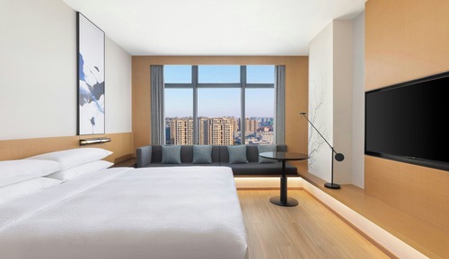 Habitación superior, 1 cama de matrimonio grande, vistas a la ciudad