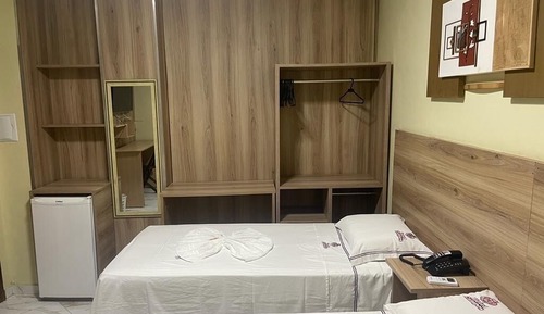 Habitación con 2 camas individuales