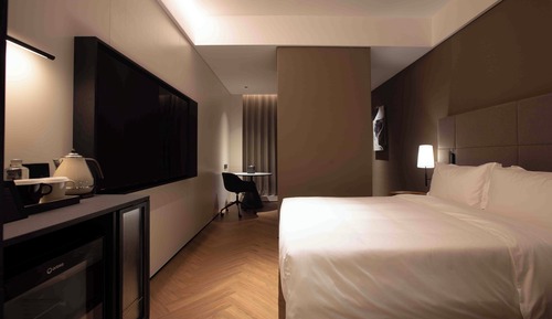Habitación doble superior, 1 cama de matrimonio, baño privado, vistas a la ciudad