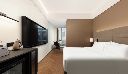 Habitación Confort doble, 1 cama de matrimonio, baño privado, vistas a la ciudad