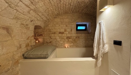 Suite 1 Deluxe Double Room