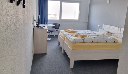 Habitación básica con 1 cama doble o 2 individuales
