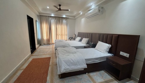 Habitación triple Deluxe, balcón