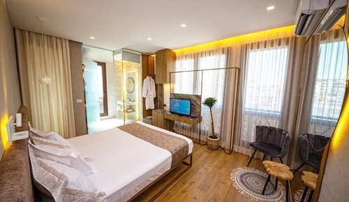 Apartamento exclusivo, 4 habitaciones, balcón, vistas a la ciudad