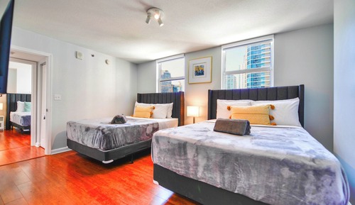 Apartamento, 3 habitaciones, balcón, vistas a la ciudad