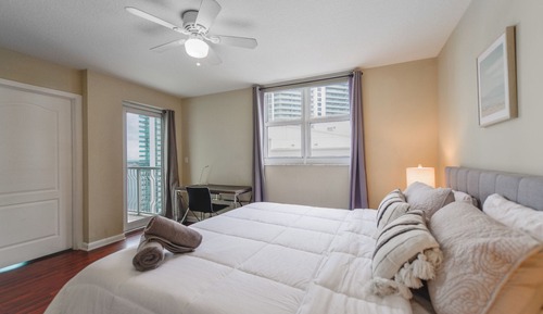 Apartamento, 2 habitaciones, balcón, vistas a la ciudad