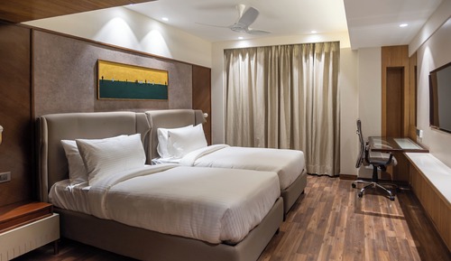 Habitación de lujo con 1 cama doble o 2 individuales, vistas al jardín