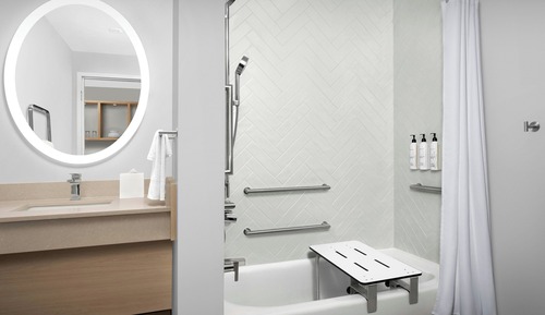 Estudio, 1 cama de matrimonio grande con sofá cama (Mobility/Hearing Accessible, Tub)