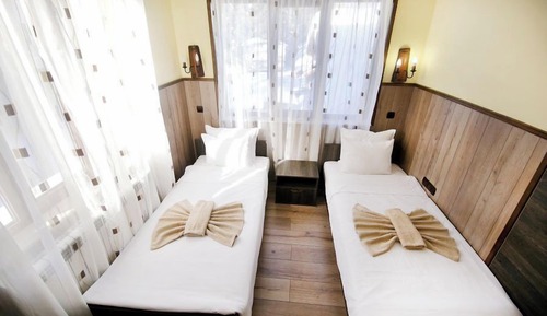 Habitación clásica con 2 camas individuales