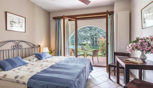 Habitación Confort con 1 cama doble o 2 individuales, vistas al jardín