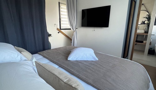 Dúplex Premium, bañera de hidromasaje, vistas a la piscina