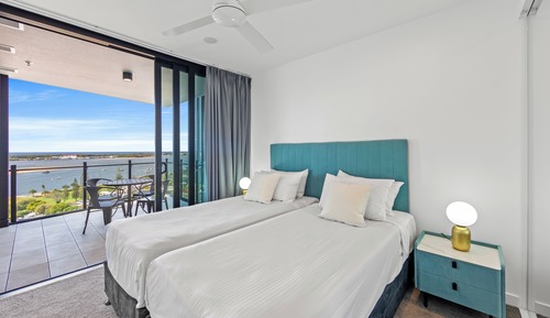 Apartamento, 2 habitaciones, balcón, mirando al mar