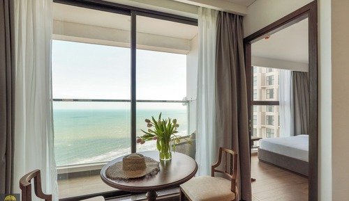 Apartamento de lujo, 2 habitaciones, balcón, vistas al mar