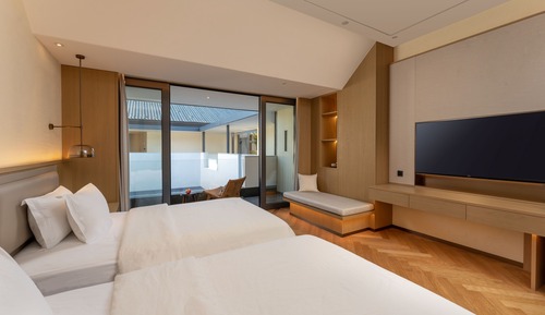 Habitación clásica con 2 camas individuales, balcón, vistas a la ciudad