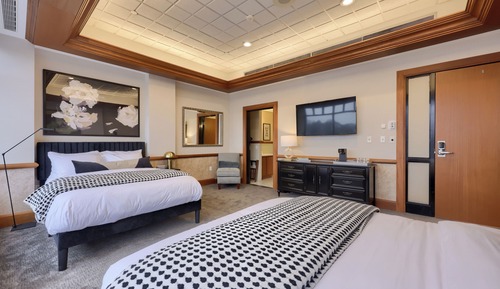 Habitación de lujo doble, 2 camas de matrimonio, frigorífico, vistas a la ciudad