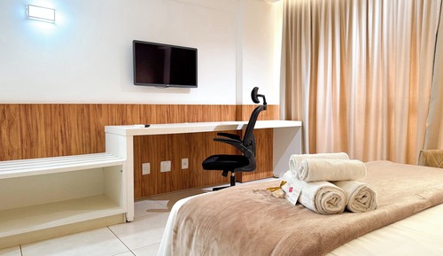 Apartamento superior, balcón, vistas a la ciudad