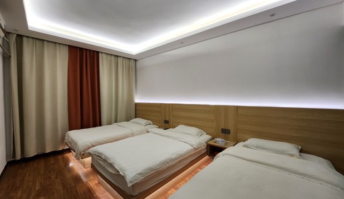 Habitación triple clásica, vistas a la ciudad