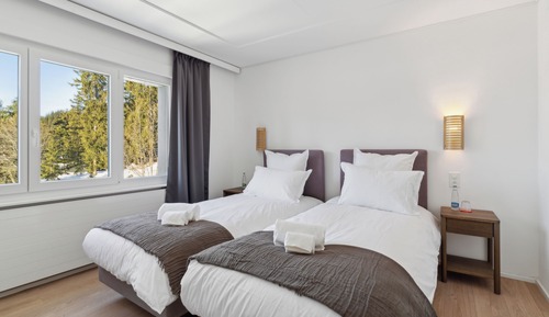 Habitación superior con 1 cama doble o 2 individuales, baño privado, vistas al valle