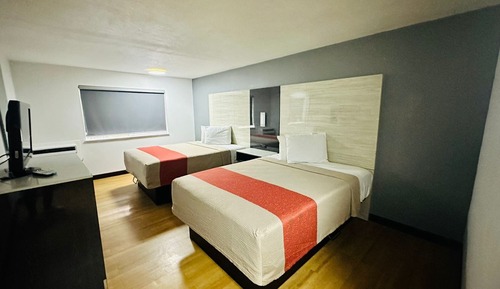 Habitación básica doble, 2 camas de matrimonio, no fumadores, vistas al patio