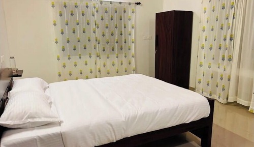 Villa familiar, 4 habitaciones, balcón, vistas a la ciudad